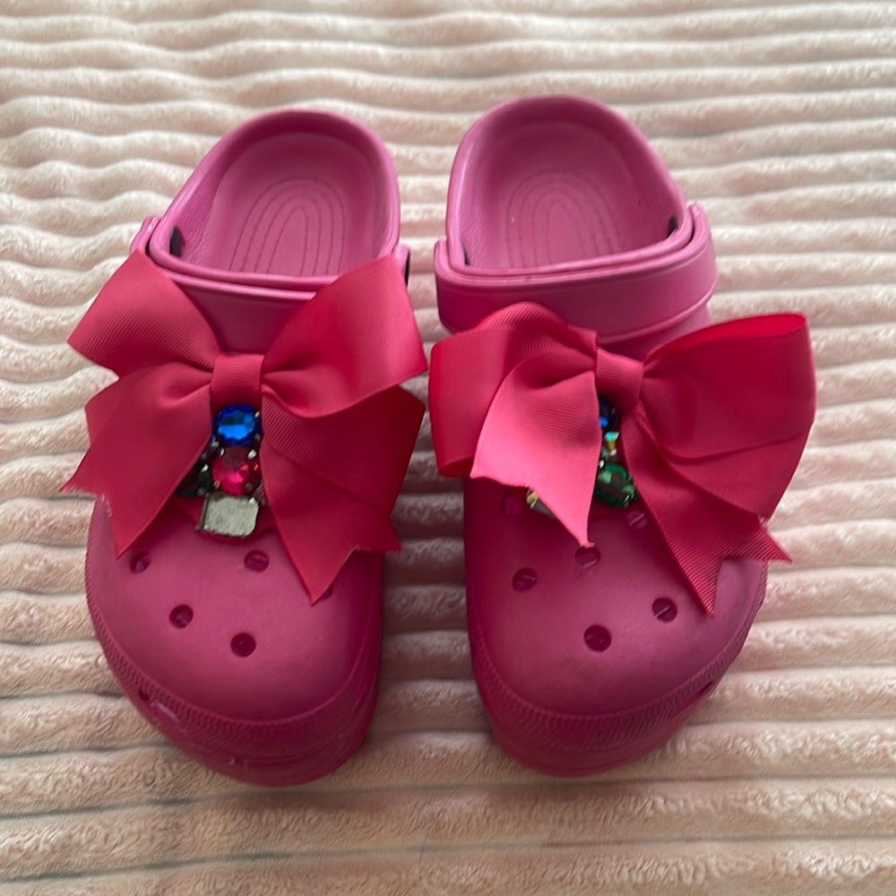 Women nursing clogs